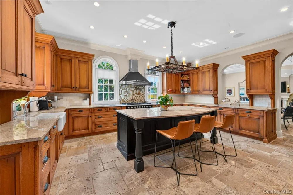 81 Montgomery Boulevard Atlantic Beach, NY 11509