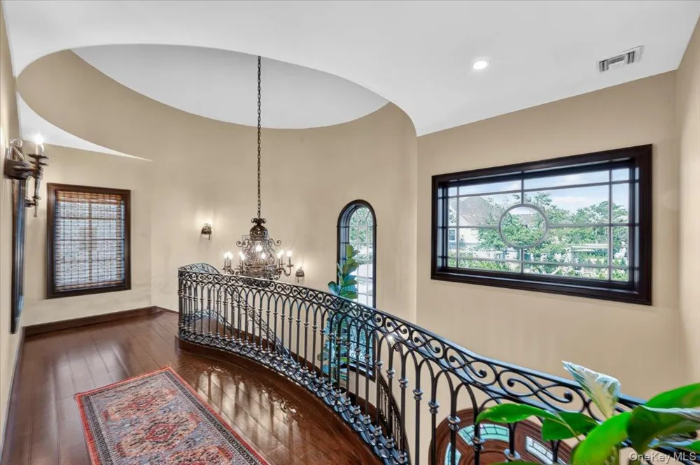81 Montgomery Boulevard Atlantic Beach, NY 11509