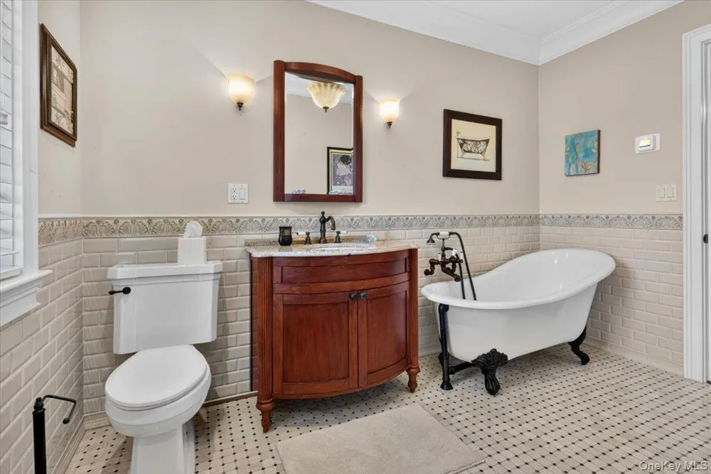 81 Montgomery Boulevard Atlantic Beach, NY 11509