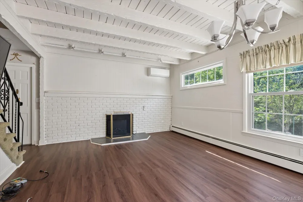 21 Vause Street Northport, NY 11768