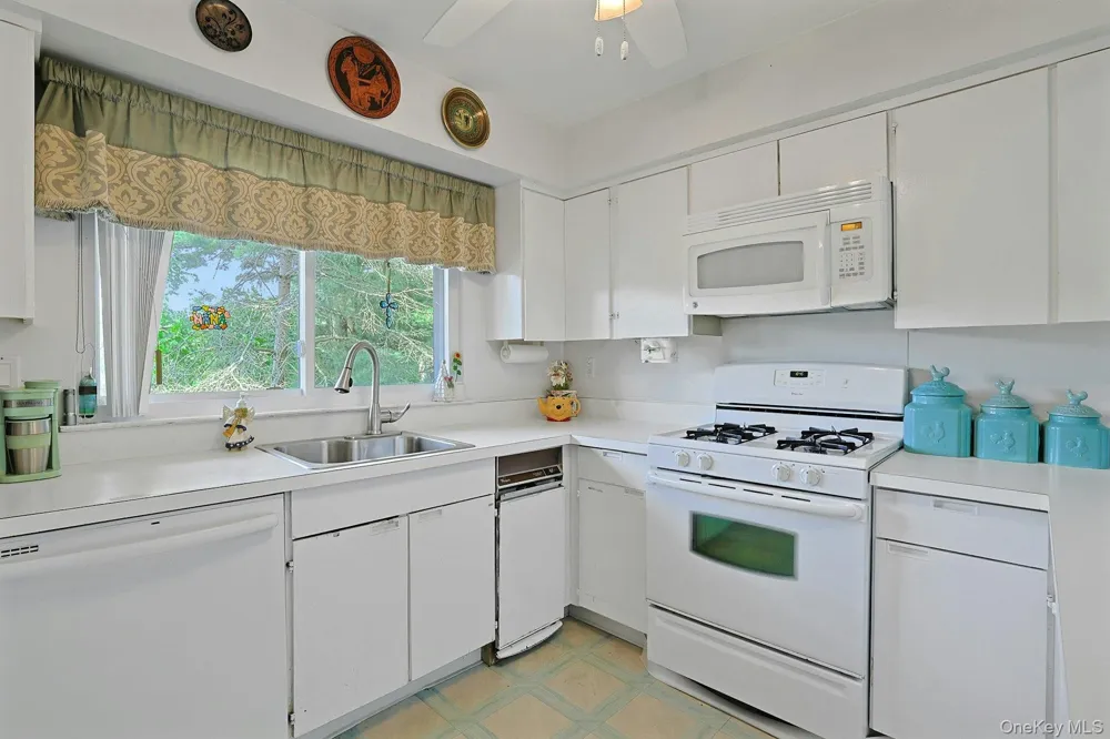 120 Locust Lane Irvington, NY 10533
