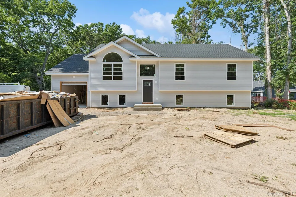 129 Cedar Lane Medford, NY 11763