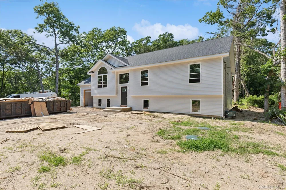 129 Cedar Lane Medford, NY 11763