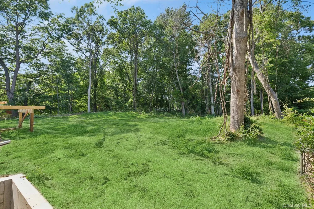 129 Cedar Lane Medford, NY 11763