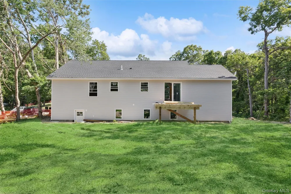 129 Cedar Lane Medford, NY 11763