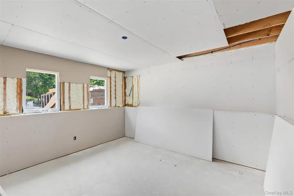 129 Cedar Lane Medford, NY 11763