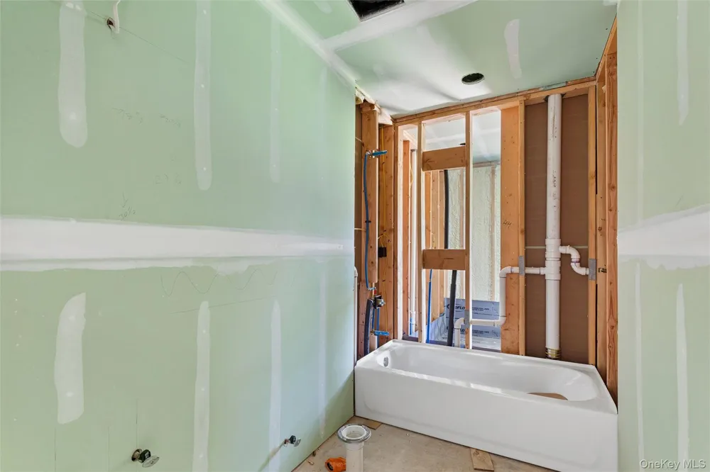 129 Cedar Lane Medford, NY 11763