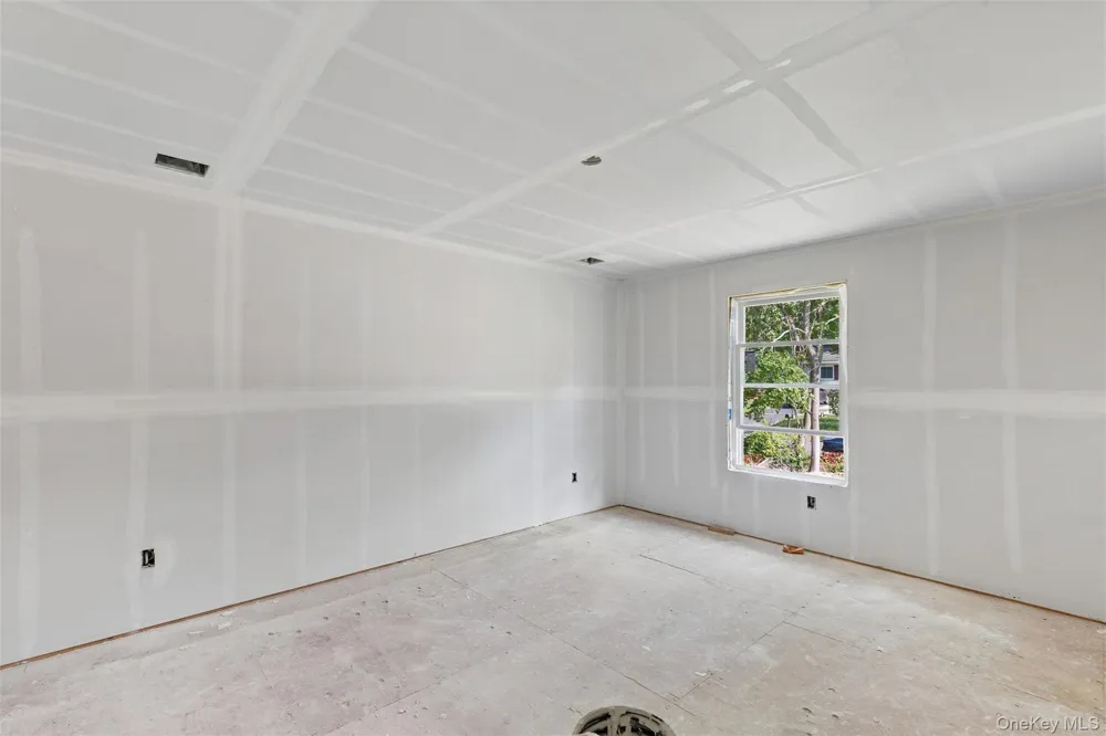 129 Cedar Lane Medford, NY 11763