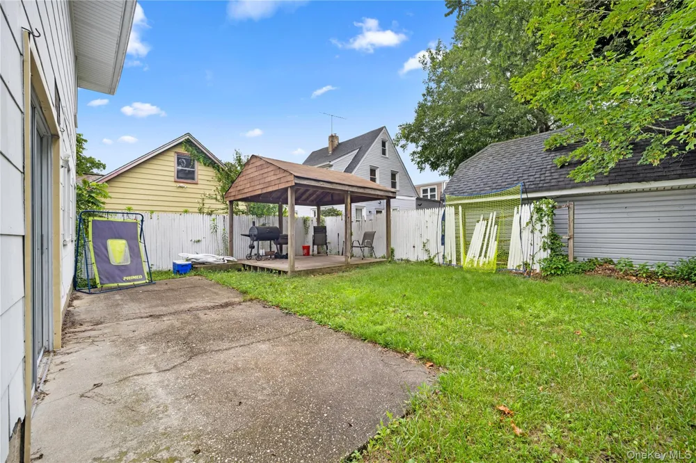 284 Baldwin Road Hempstead, NY 11550