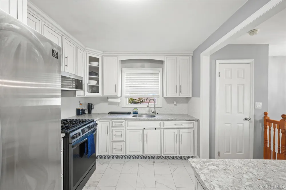 284 Baldwin Road Hempstead, NY 11550