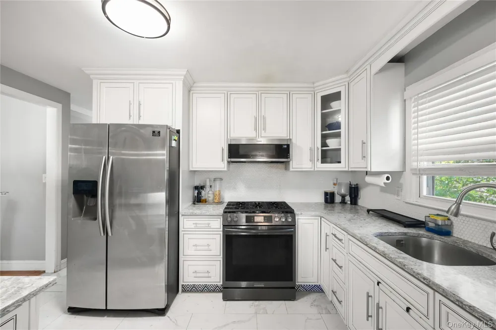 284 Baldwin Road Hempstead, NY 11550