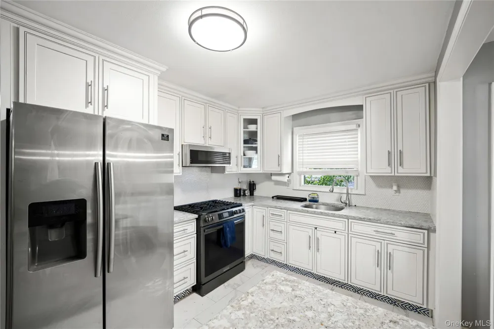 284 Baldwin Road Hempstead, NY 11550