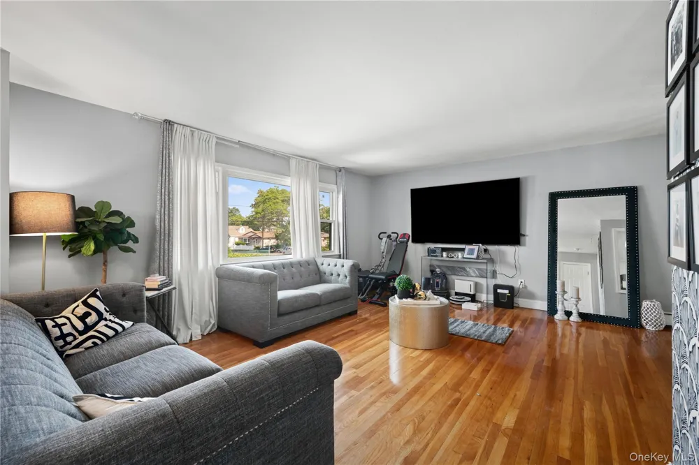 284 Baldwin Road Hempstead, NY 11550