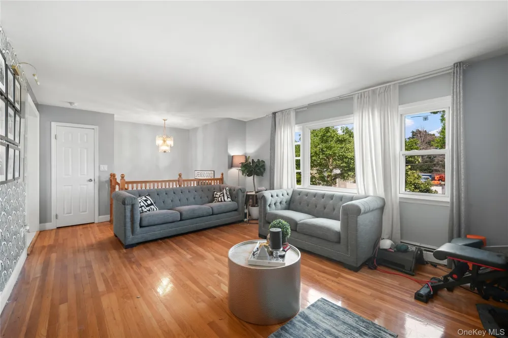 284 Baldwin Road Hempstead, NY 11550