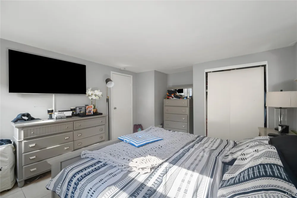 284 Baldwin Road Hempstead, NY 11550