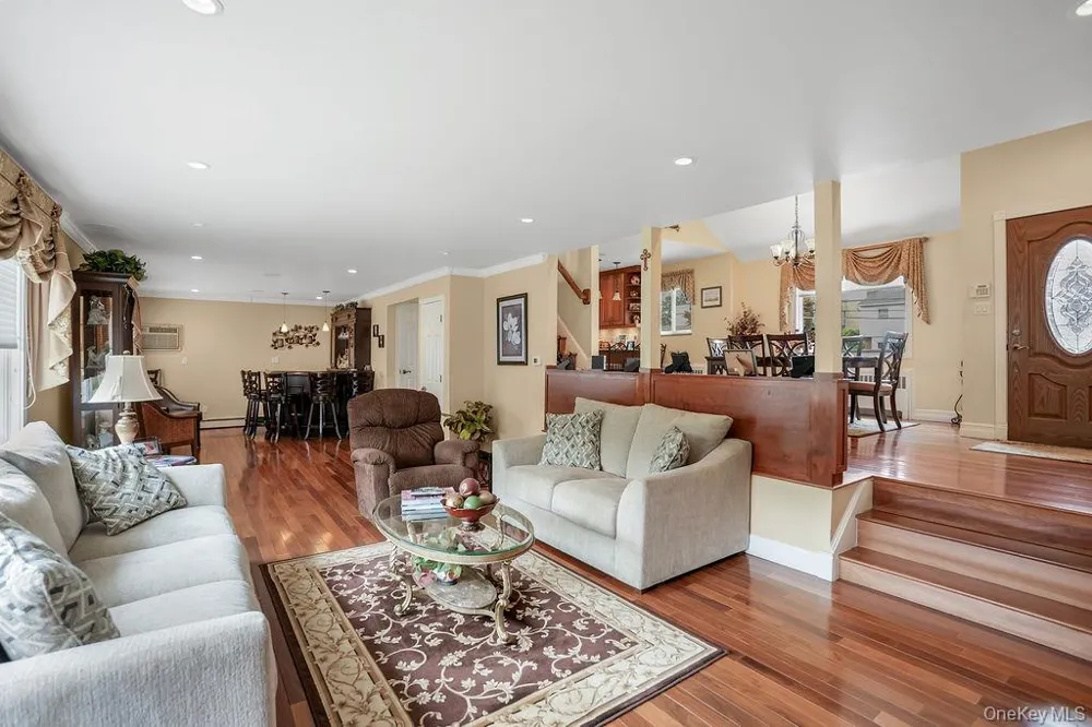 135 Southern Parkway Plainview, NY 11803