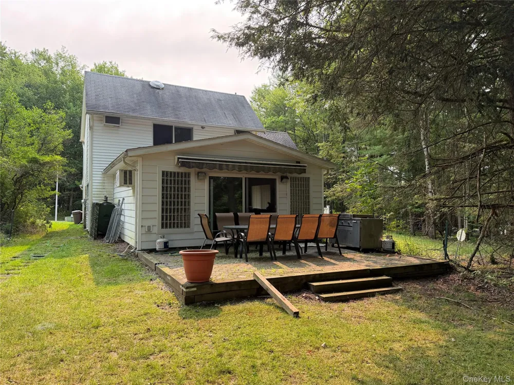7 Elizabeth Way Kiamesha Lake, NY 12751
