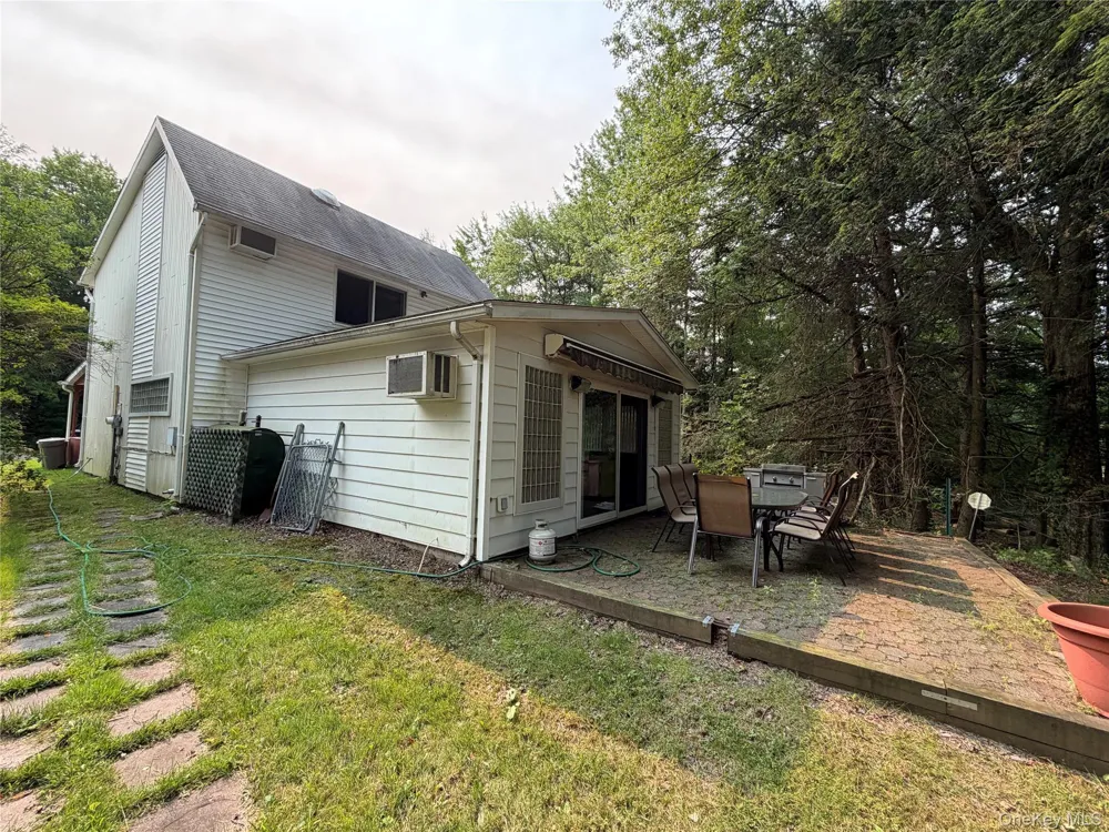 7 Elizabeth Way Kiamesha Lake, NY 12751