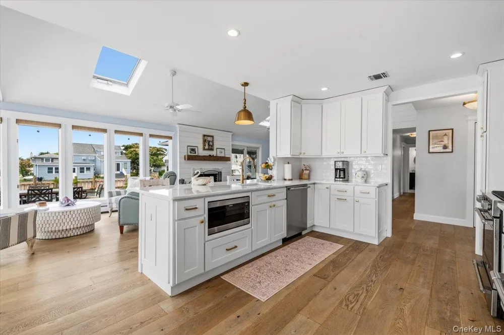 31 Shore Drive W Copiague, NY 11726
