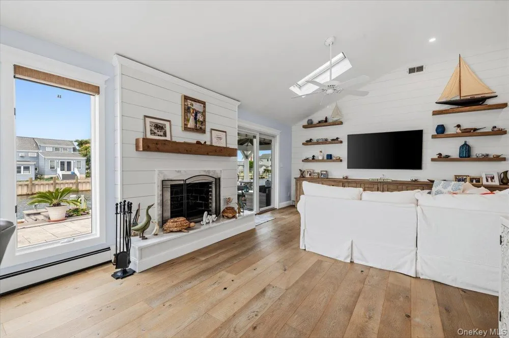 31 Shore Drive W Copiague, NY 11726