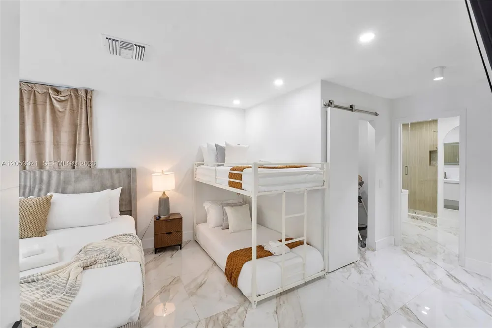 3261 Seaward Dr #3261 Lauderdale By The Sea, FL 33062