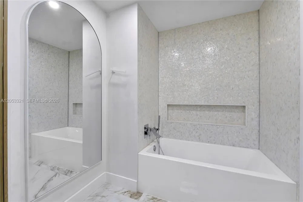 3261 Seaward Dr #3261 Lauderdale By The Sea, FL 33062