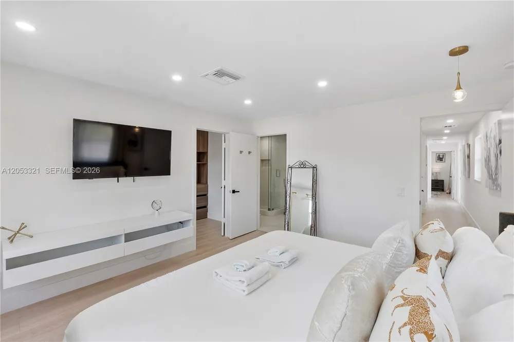 3261 Seaward Dr #3261 Lauderdale By The Sea, FL 33062