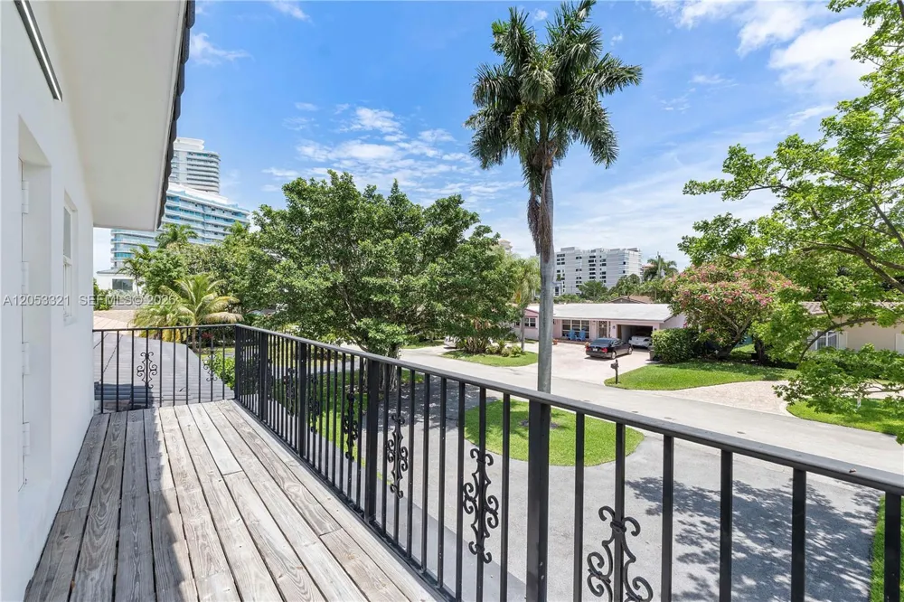 3261 Seaward Dr #3261 Lauderdale By The Sea, FL 33062