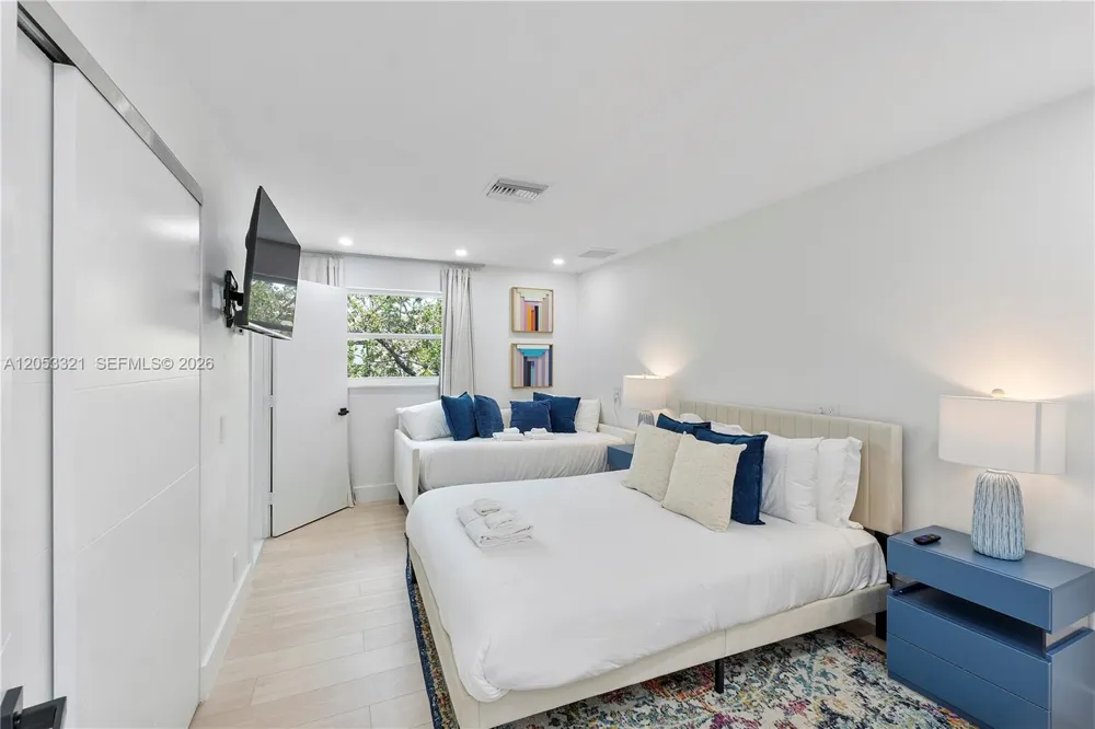 3261 Seaward Dr #3261 Lauderdale By The Sea, FL 33062