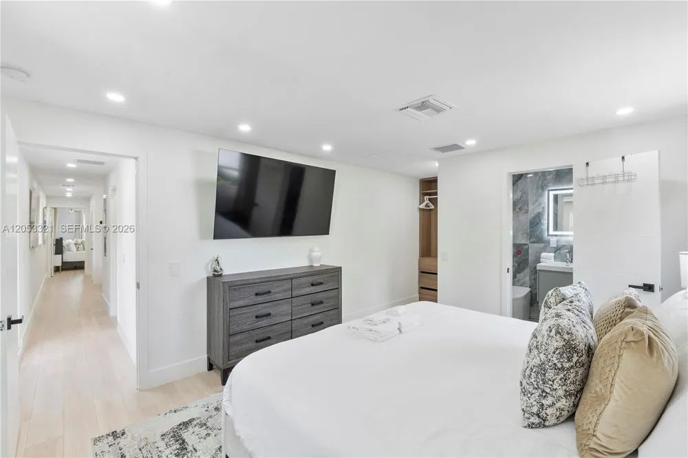3261 Seaward Dr #3261 Lauderdale By The Sea, FL 33062