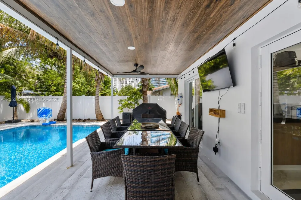 3261 Seaward Dr #3261 Lauderdale By The Sea, FL 33062