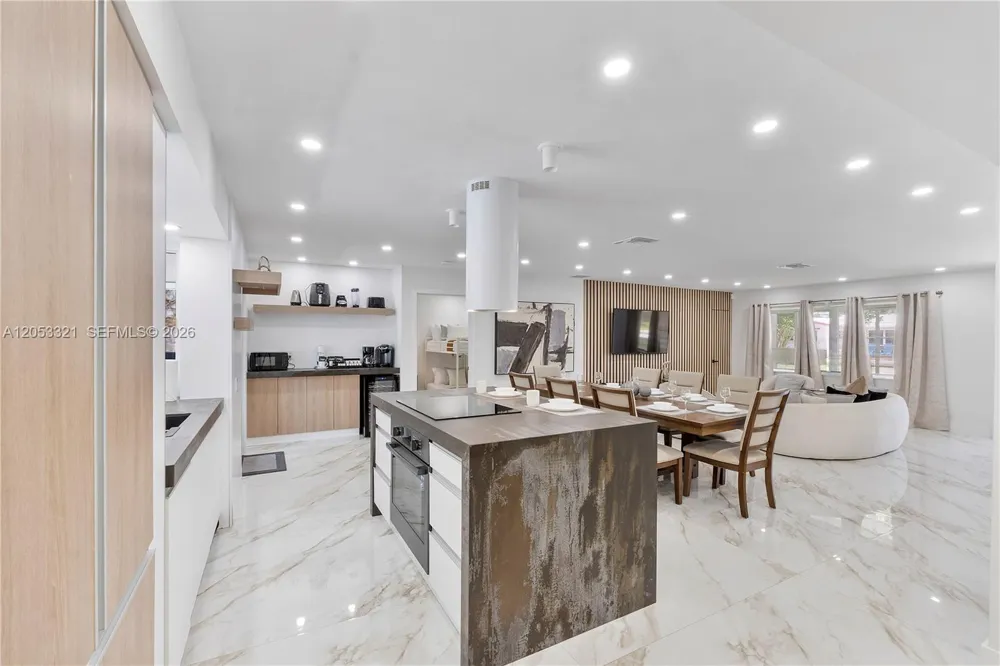 3261 Seaward Dr #3261 Lauderdale By The Sea, FL 33062
