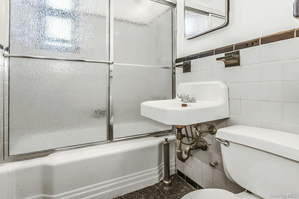 21-47 Utopia Parkway #2 Whitestone, NY 11357