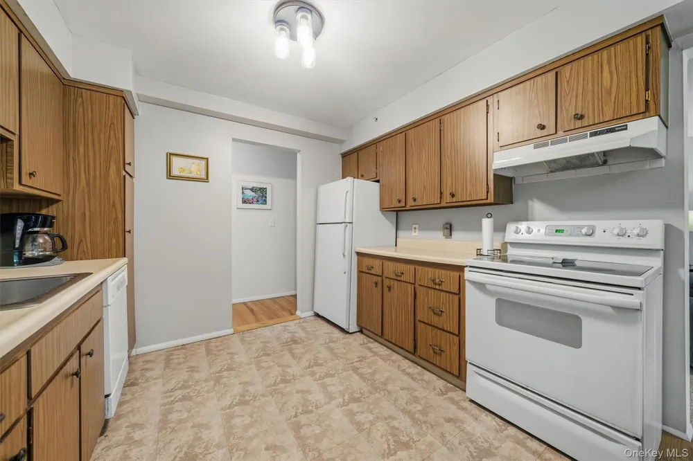 10 Oakwood Terrace #107 New Windsor, NY 12553