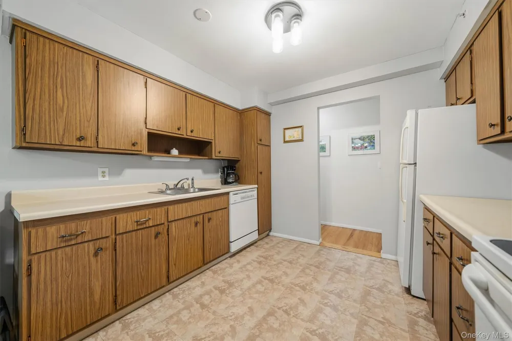 10 Oakwood Terrace #107 New Windsor, NY 12553