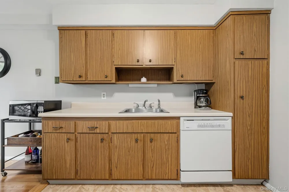 10 Oakwood Terrace #107 New Windsor, NY 12553