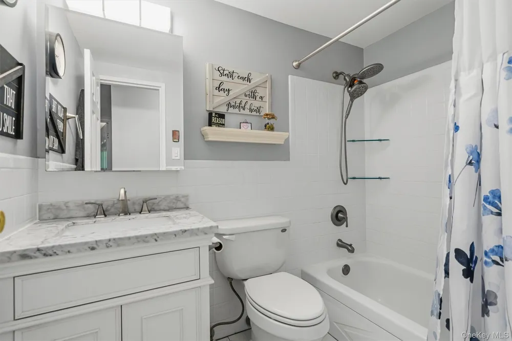 10 Oakwood Terrace #107 New Windsor, NY 12553