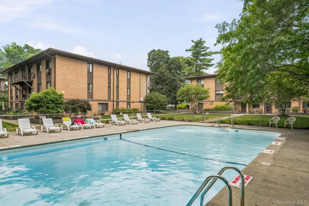 10 Oakwood Terrace #107 New Windsor, NY 12553