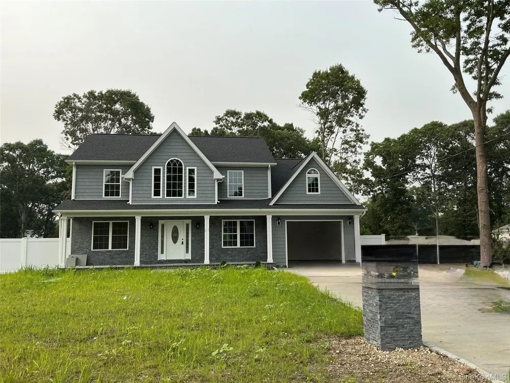 37 Pentmoor Drive Mastic, NY 11950