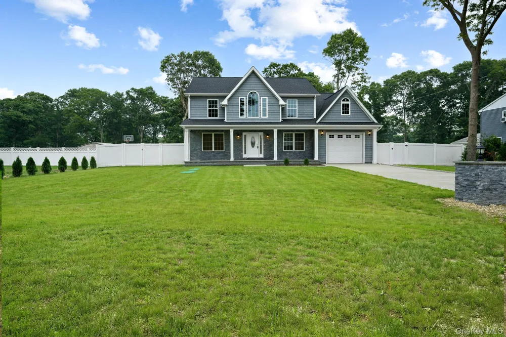 37 Pentmoor Drive Mastic, NY 11950