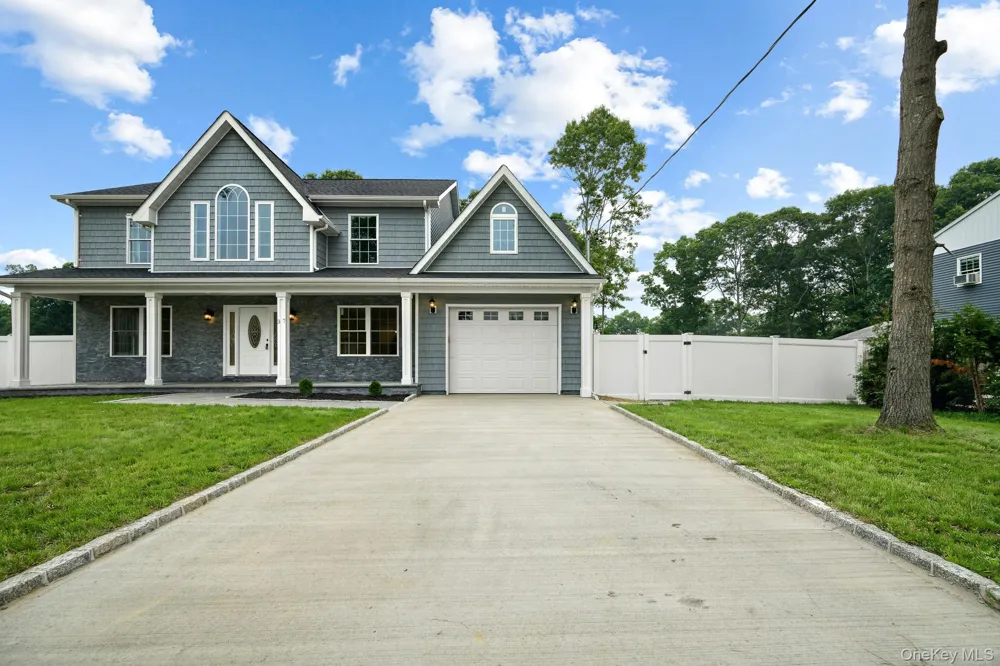 37 Pentmoor Drive Mastic, NY 11950