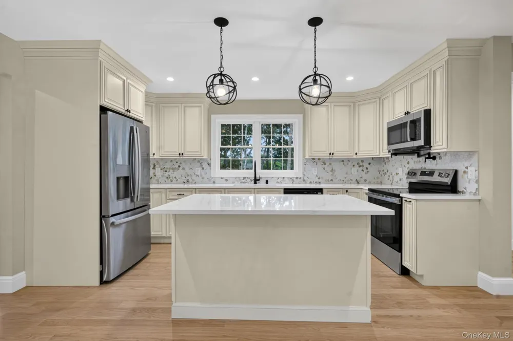 37 Pentmoor Drive Mastic, NY 11950