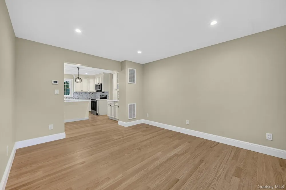37 Pentmoor Drive Mastic, NY 11950