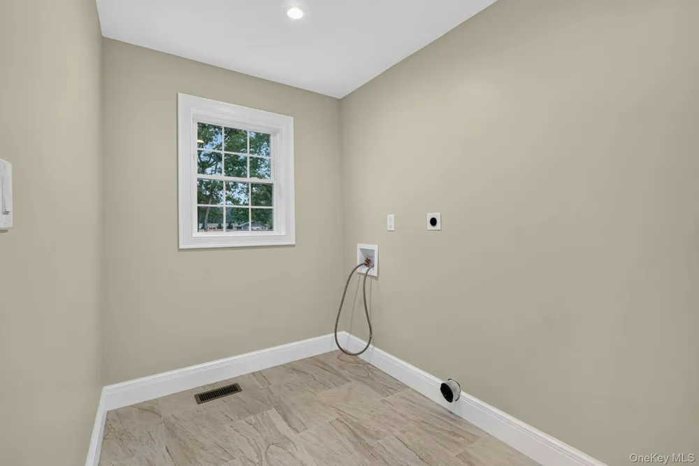 37 Pentmoor Drive Mastic, NY 11950