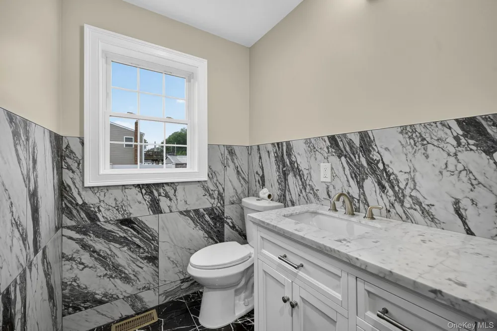 37 Pentmoor Drive Mastic, NY 11950