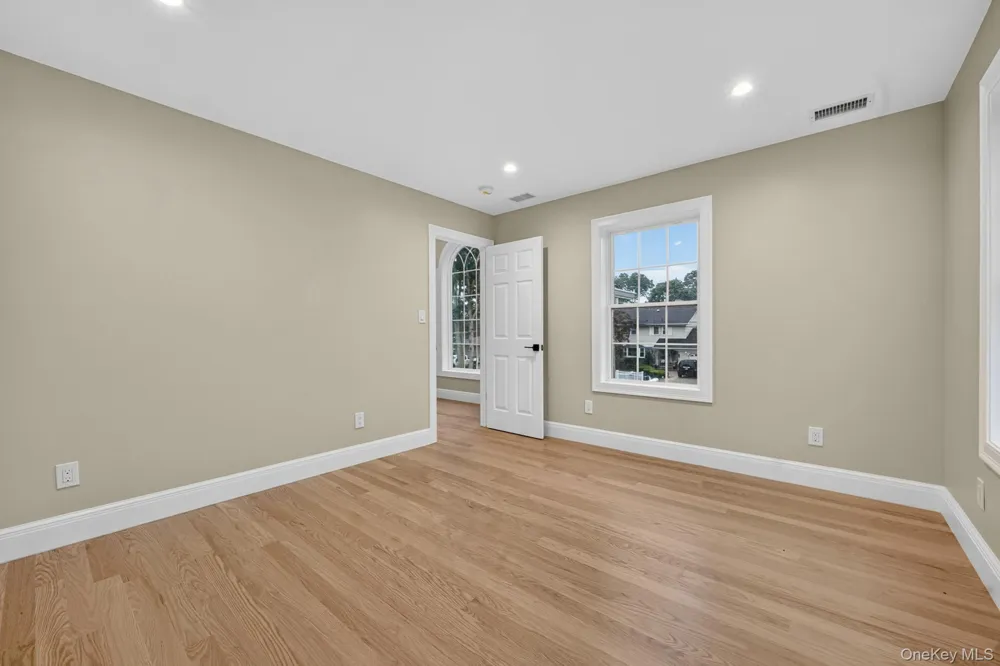 37 Pentmoor Drive Mastic, NY 11950