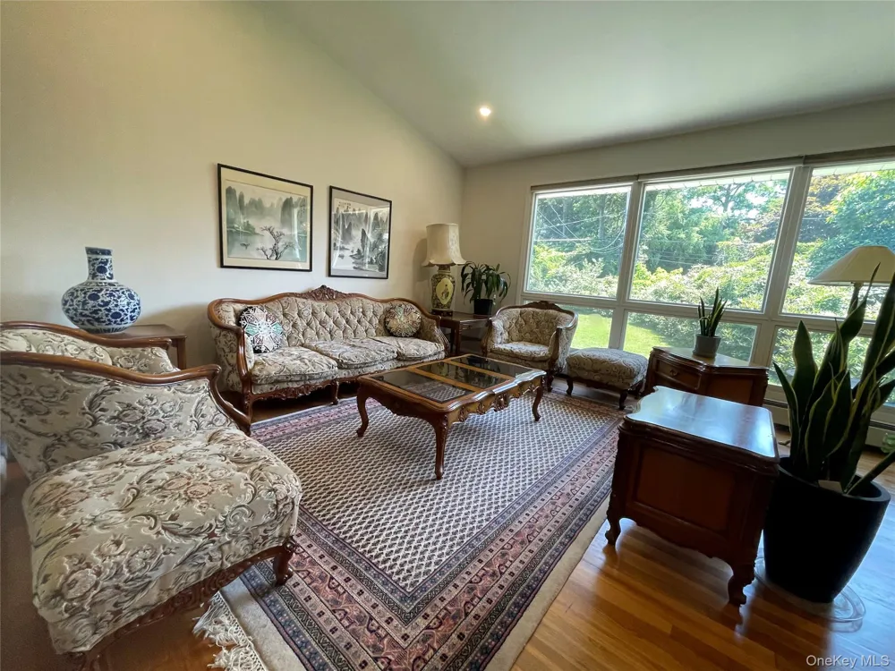 6 Preston Court Glen Cove, NY 11542