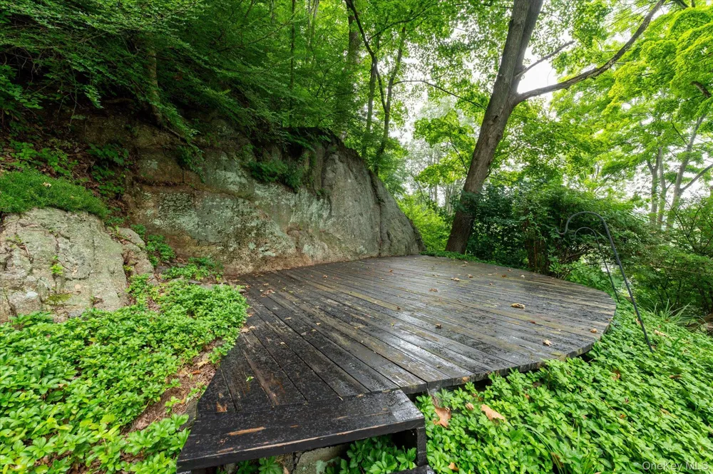 136 Pound Ridge Road Bedford, NY 10506