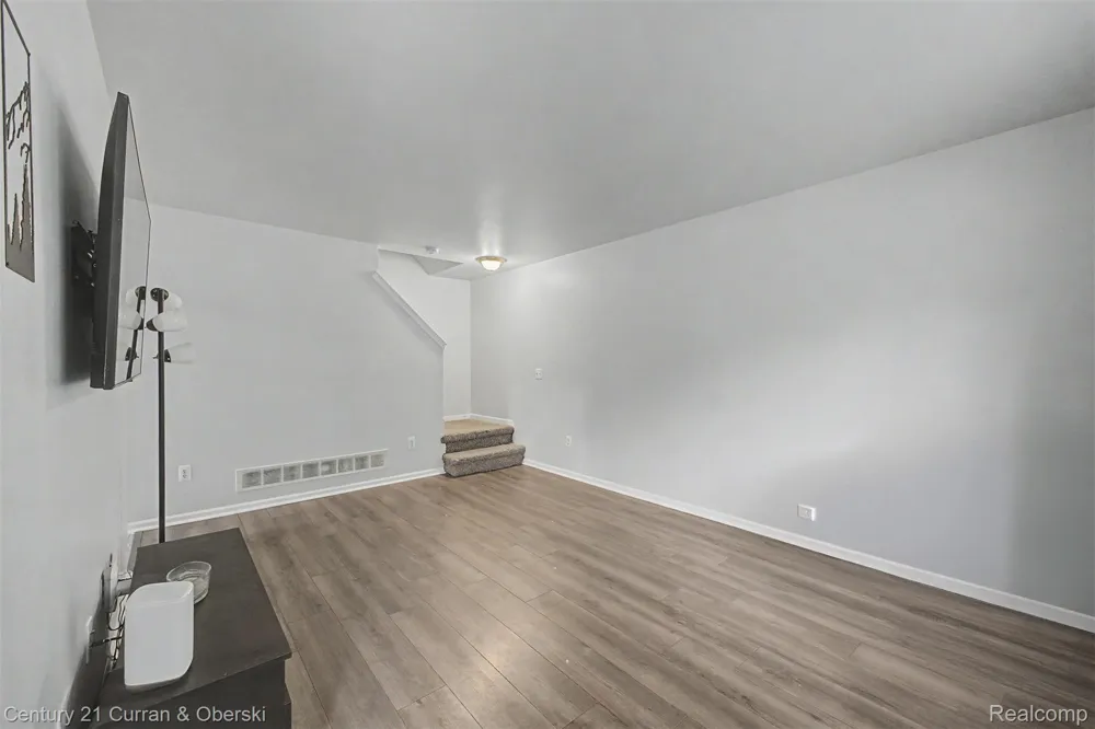 16535 Terrace Village Drive Taylor City, MI 48180