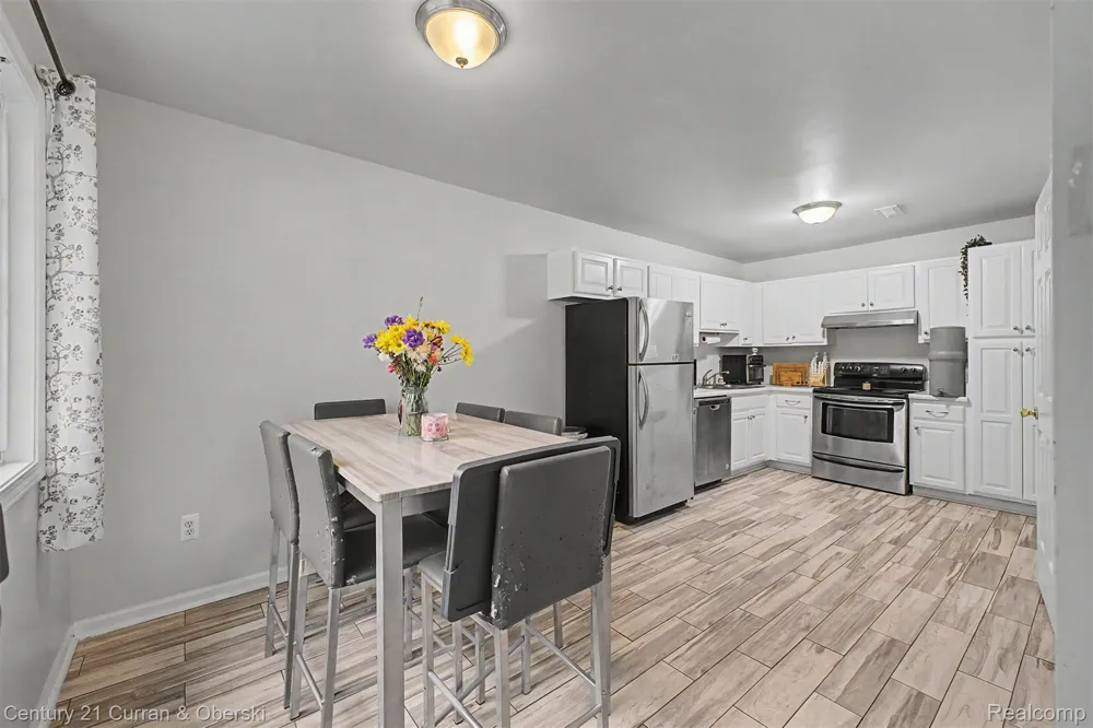 16535 Terrace Village Drive Taylor City, MI 48180